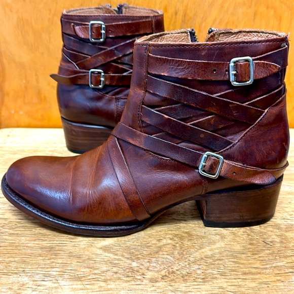 Freebird ladies size 9 stylish leather shoe/ boots very very stylish! - Picture 5 of 10